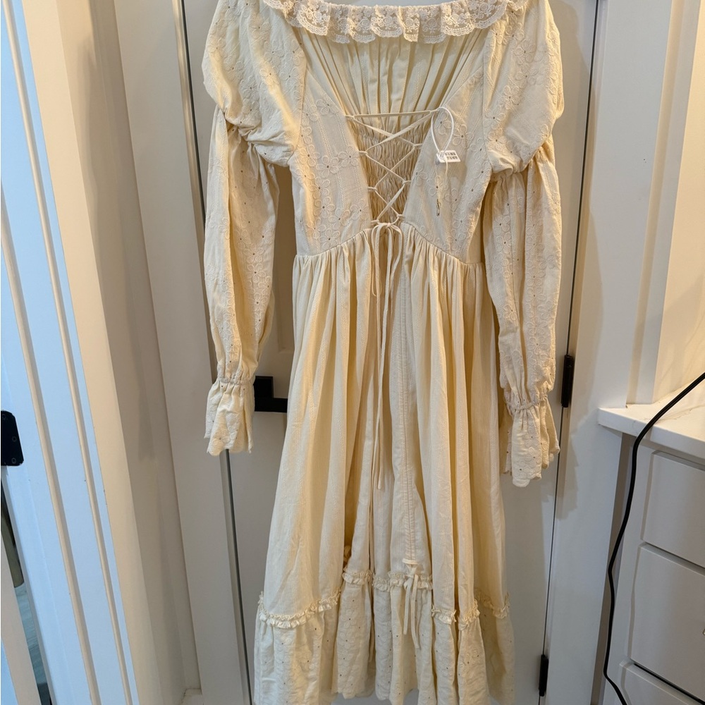 Elegant Cream Lace Dress lace made L - Picture 6 of 10